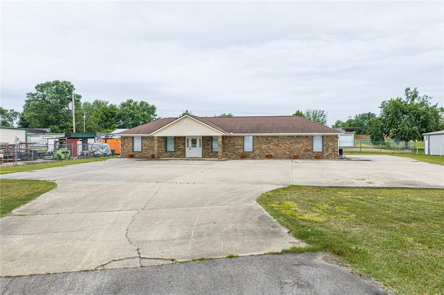 706 W Broadway St, Spiro, OK à vendre - Photo du bâtiment - Image 3 de 52
