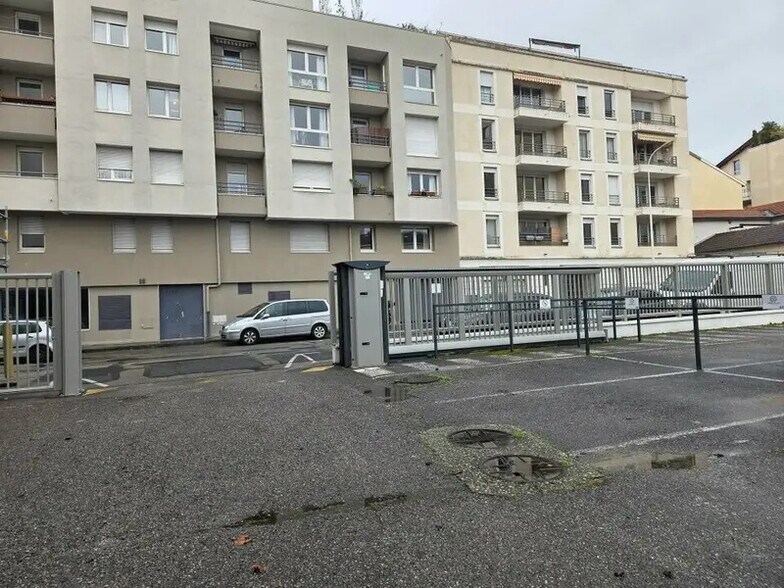 Bureau dans Lyon à vendre - Photo du bâtiment - Image 2 de 5
