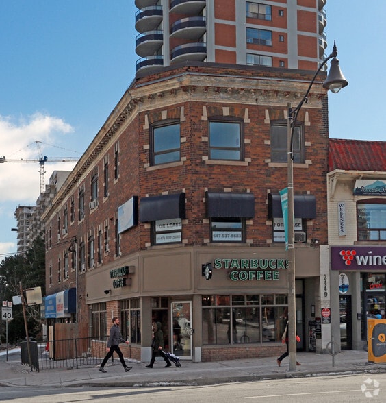 5 Erskine Av, Toronto, ON à louer - Photo du bâtiment - Image 3 de 3