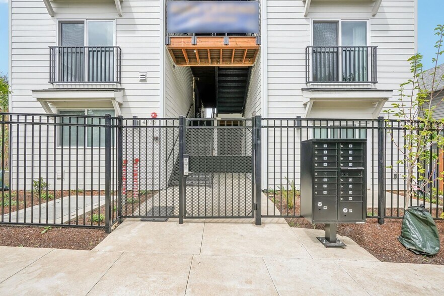 4775 NE 107th Ave, Portland, OR à vendre - Photo du bâtiment - Image 2 de 21