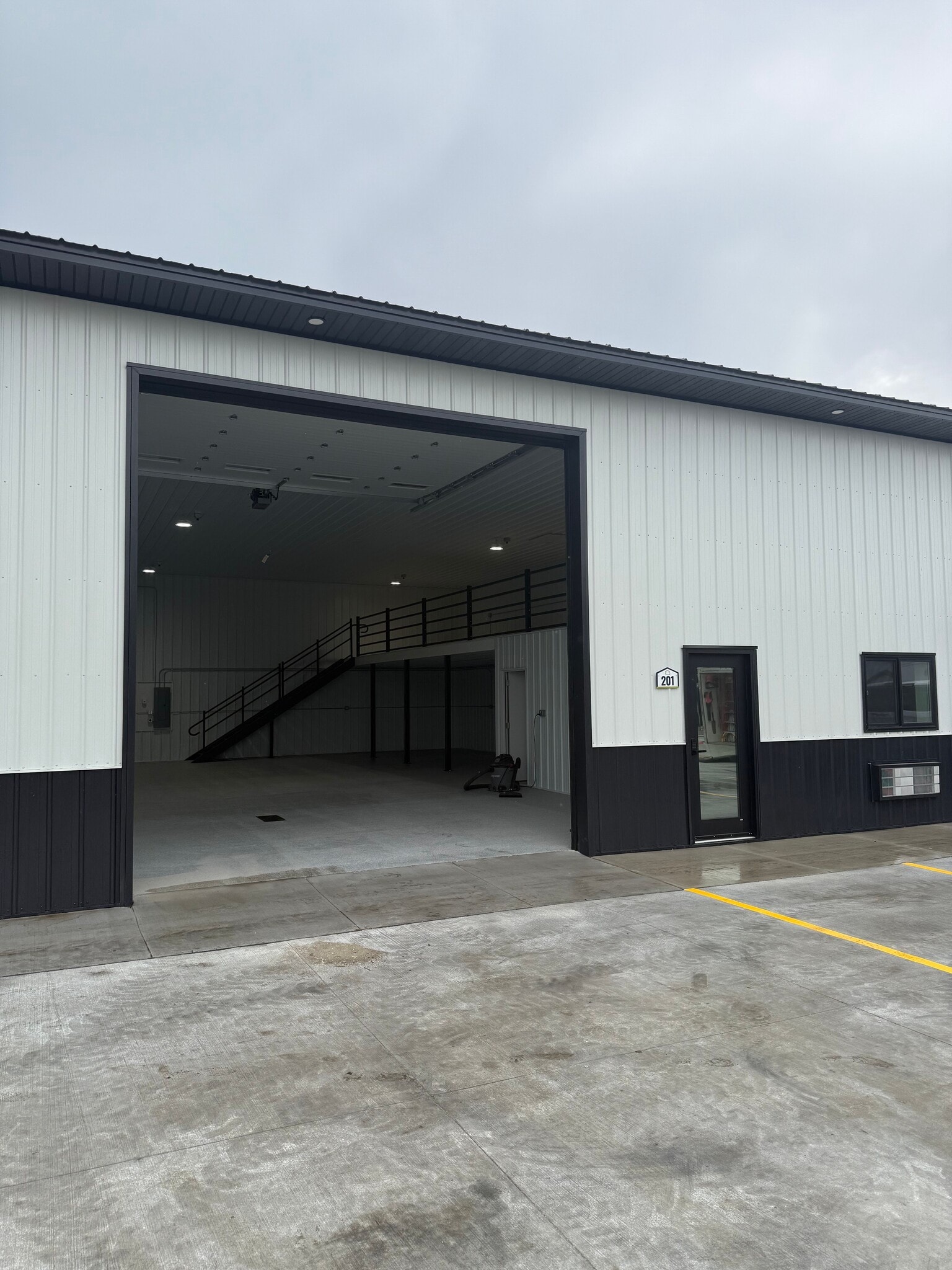 1106 S 34th St, Norfolk, NE for lease Building Photo- Image 1 of 2