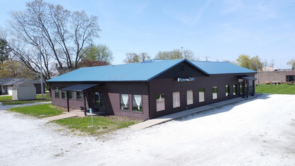 1015 Colfax St, Crescent City, IL for sale - Primary Photo - Image 1 of 21