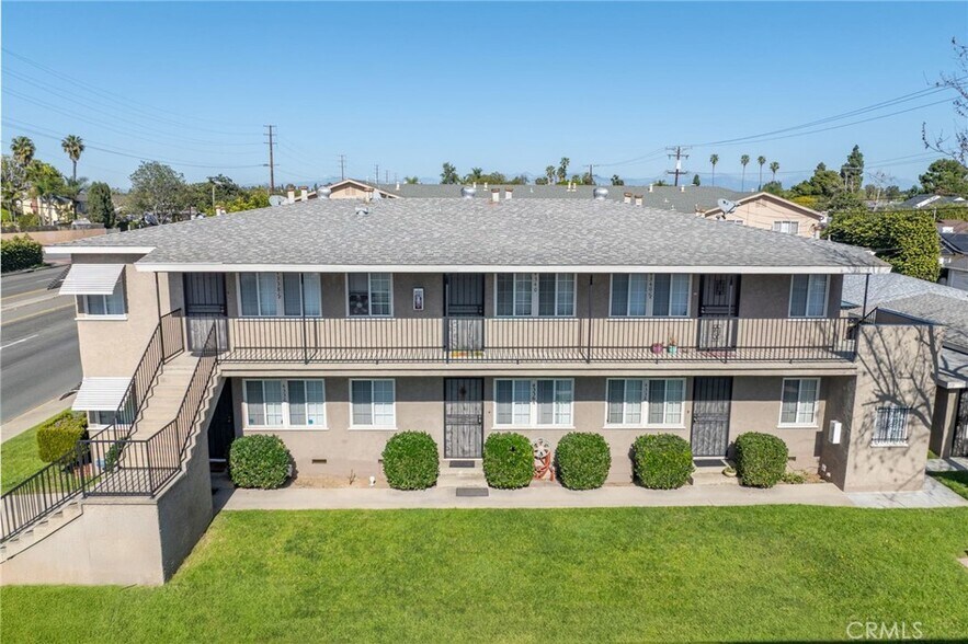 4336 N Lakewood Blvd, Long Beach, CA à vendre - Photo du bâtiment - Image 3 de 3