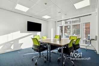 4 Keswick Rd, Londres à louer Photo intérieure- Image 1 de 6