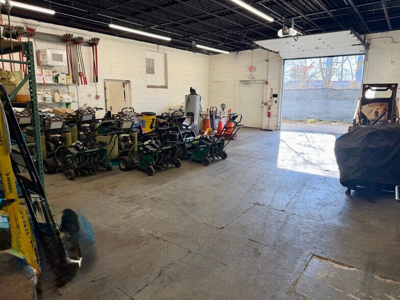 5 Reynolds st, Norwalk, CT à louer - Photo du bâtiment - Image 3 de 5