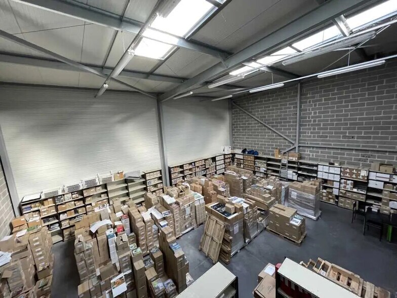 Office in Rouen for lease - Interior Photo - Image 3 of 6