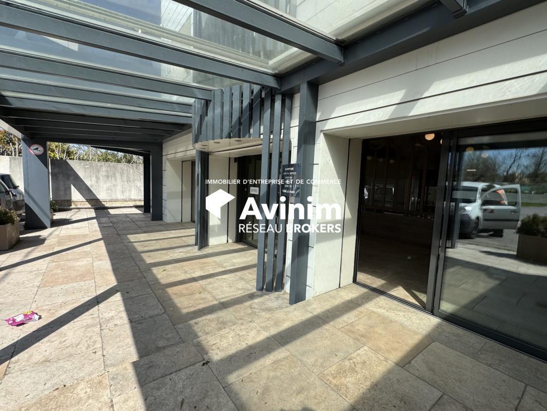 Retail in L'Isle-sur-la-Sorgue for sale Lobby- Image 1 of 3
