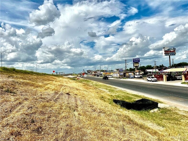 2016 Cage blvd, Pharr, TX à vendre - Aérien - Image 2 de 5