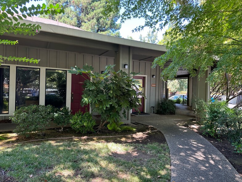 1660 Humboldt Rd, Chico, CA for lease - Building Photo - Image 1 of 1