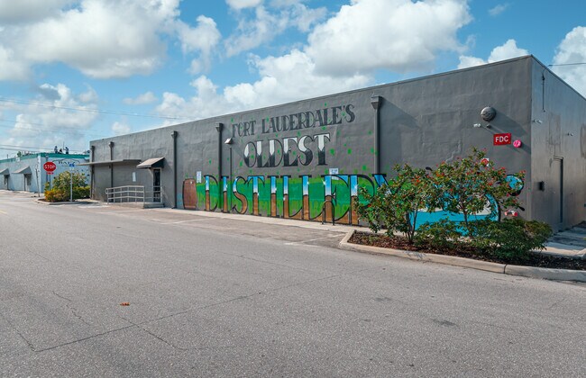 Plus de détails pour 1110 NE 8th Ave, Fort Lauderdale, FL - Local d'activités, Industriel à louer