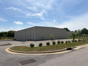 208 Corinth Ave, Dunn, NC for lease Building Photo- Image 1 of 8