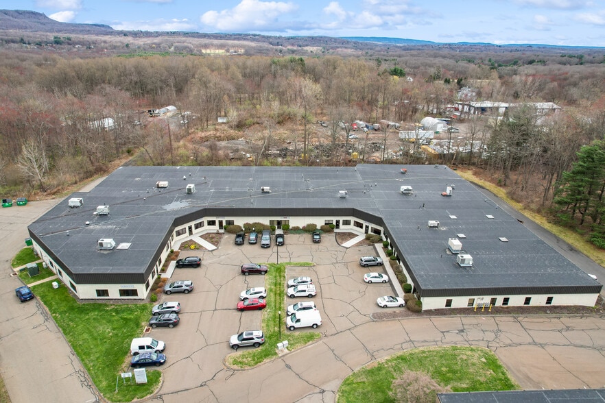 1486 Highland Ave, Cheshire, CT for lease - Building Photo - Image 3 of 4