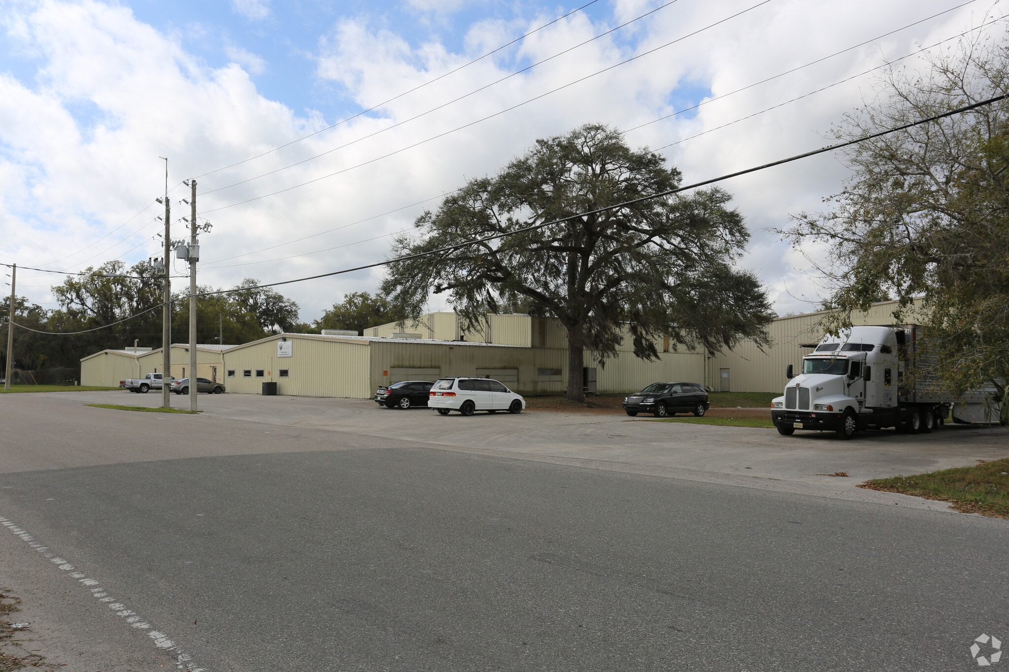 2600 Industrial St, Leesburg, FL à louer Photo principale- Image 1 de 9