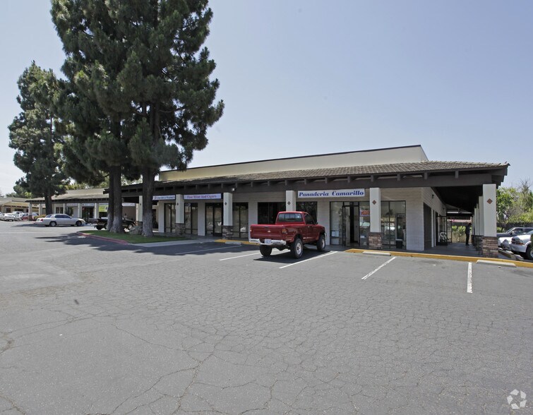 601 Mobil Ave, Camarillo, CA à louer - Photo du bâtiment - Image 2 de 7