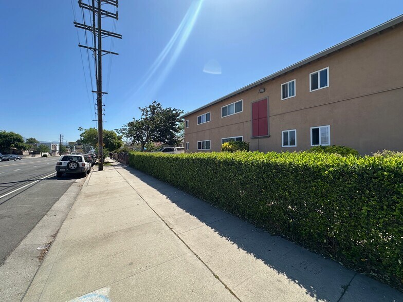 5950 Fulcher Ave, North Hollywood, CA à vendre - Photo du bâtiment - Image 2 de 6