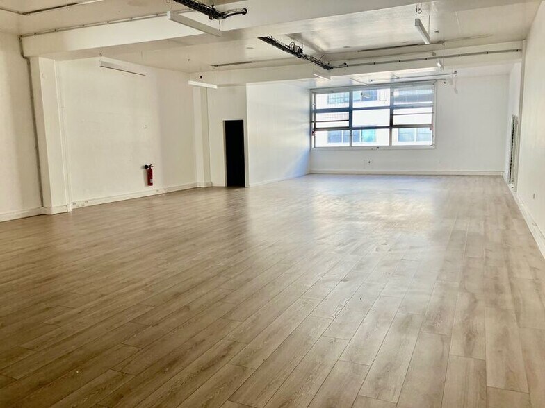 13 Rue Georges Auric, Paris for lease - Building Photo - Image 2 of 5