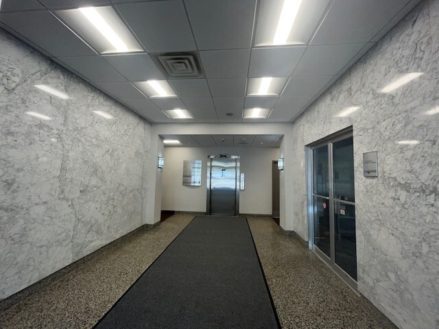 344 Main St, Mount Kisco, NY for lease - Interior Photo - Image 2 of 9