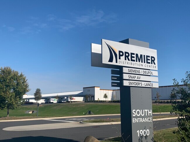 More details for 1900 Continental Blvd, Charlotte, NC - Industrial for Lease