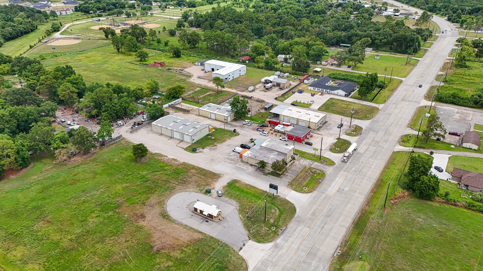 3723-3805 FM 646 portfolio of 2 properties for sale on LoopNet.ca - Building Photo - Image 1 of 18