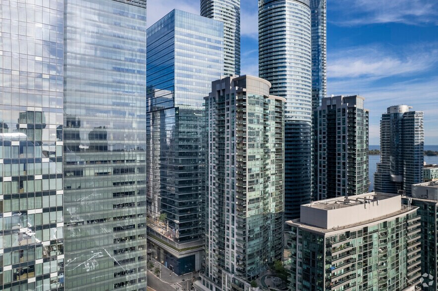 16 York St, Toronto, ON à louer - Photo du bâtiment - Image 3 de 5