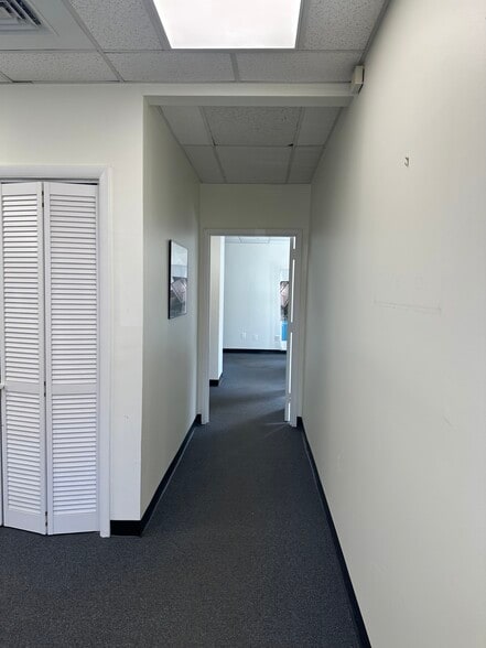 2811 Old Lee Hwy, Merrifield, VA for lease - Building Photo - Image 3 of 23