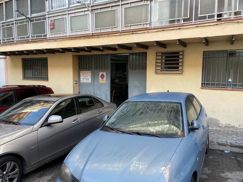 Calle de Recalde portefeuille de 2 propriétés à vendre sur LoopNet.ca - Photo du bâtiment - Image 3 de 17
