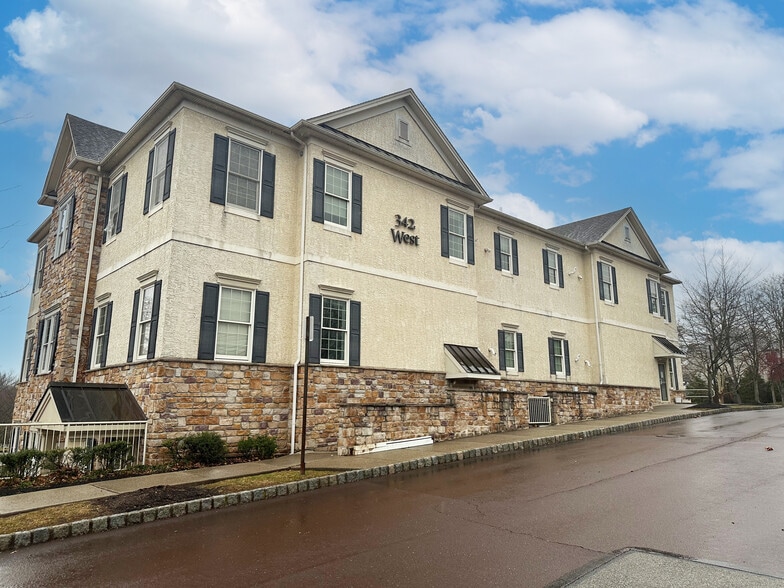 342 W Germantown Pike, Norristown, PA for sale - Building Photo - Image 3 of 24