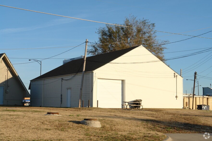 727 N Baltimore Ave, Derby, KS à vendre - Photo du bâtiment - Image 2 de 2