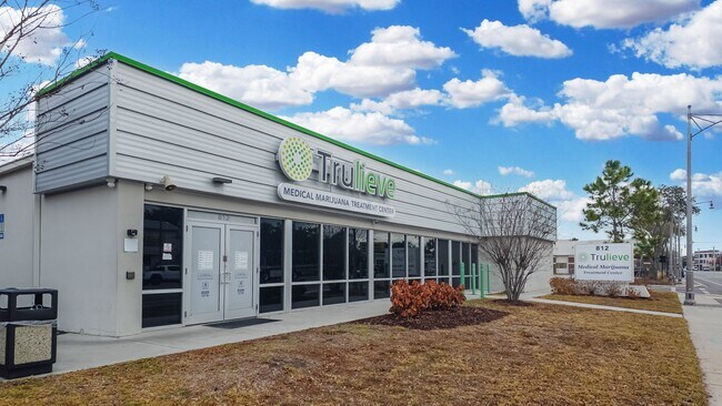 More details for 812 W International Speedway Blvd, Daytona Beach, FL - Retail for Sale