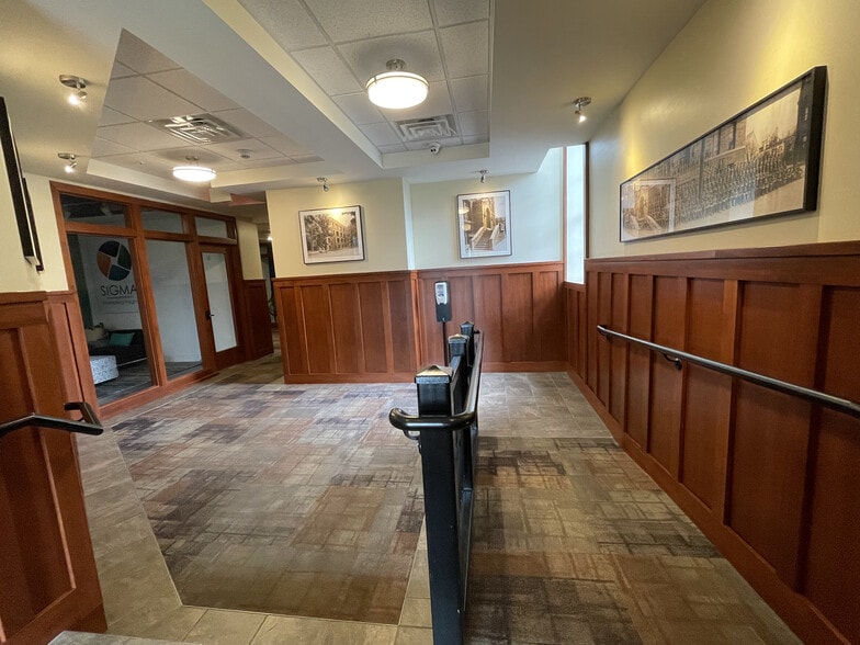 42 S Washington St, Rochester, NY for lease - Interior Photo - Image 3 of 17