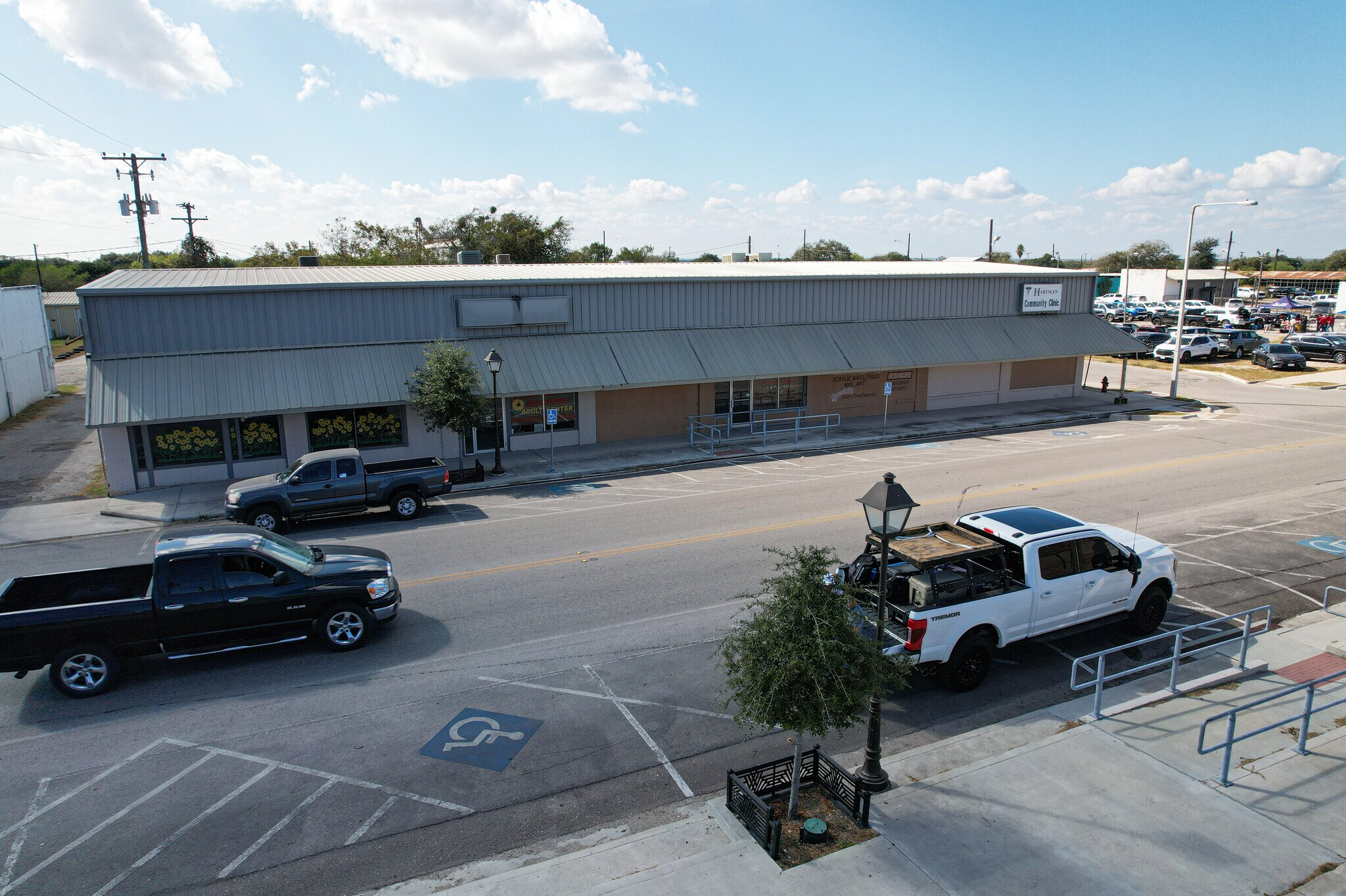 108 E San Patricio Ave, Mathis, TX à vendre Photo principale- Image 1 de 7
