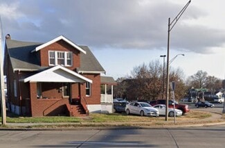 Plus de détails pour 212 S Kingshighway St, Saint Charles, MO - Commerce de détail à vendre