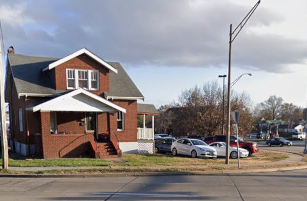 212 S Kingshighway St, Saint Charles, MO à vendre Photo principale- Image 1 de 3
