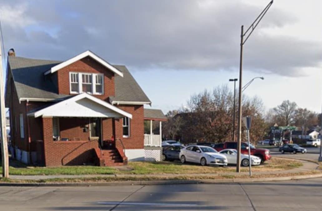 212 S Kingshighway St, Saint Charles, MO for sale Primary Photo- Image 1 of 3