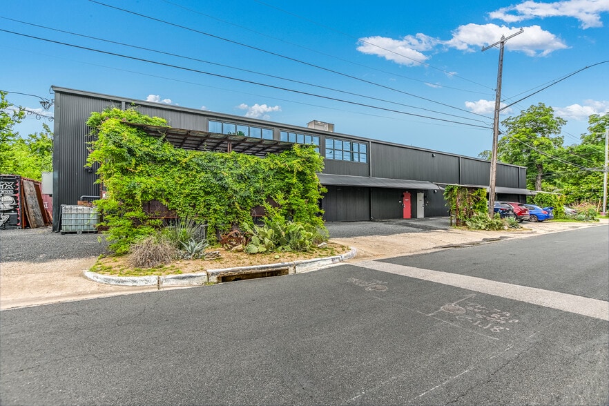 3700 Thompson St, Austin, TX for lease - Building Photo - Image 3 of 49