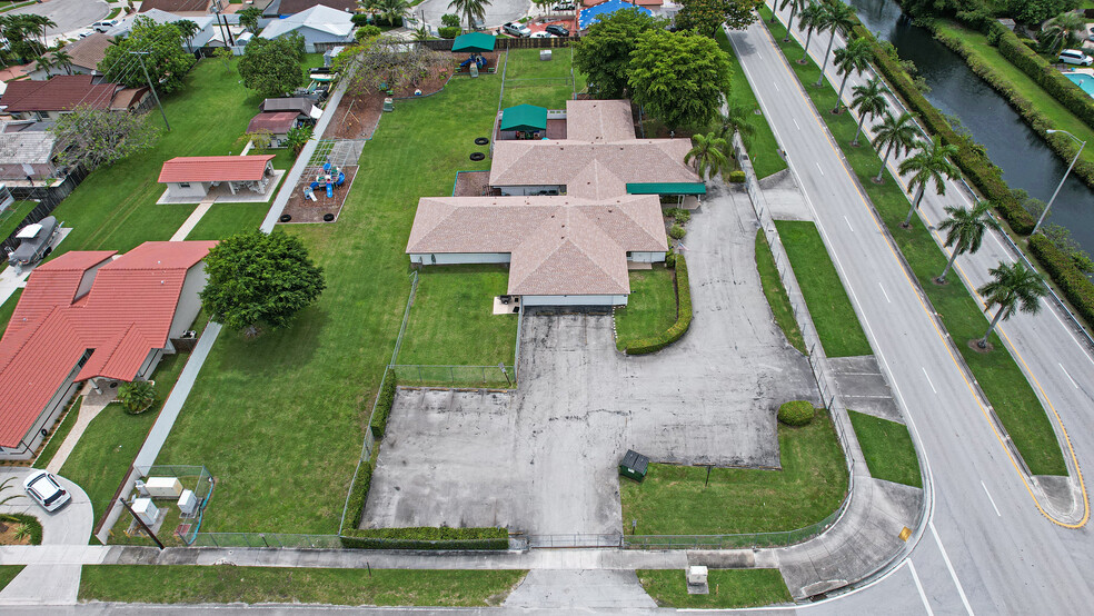 132 Bird Rd, Miami, FL for sale - Building Photo - Image 3 of 11