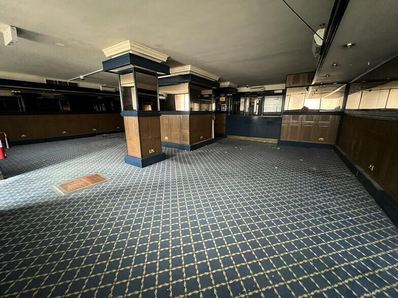 1 Blue St, Carmarthen à louer - Photo du bâtiment - Image 2 de 9