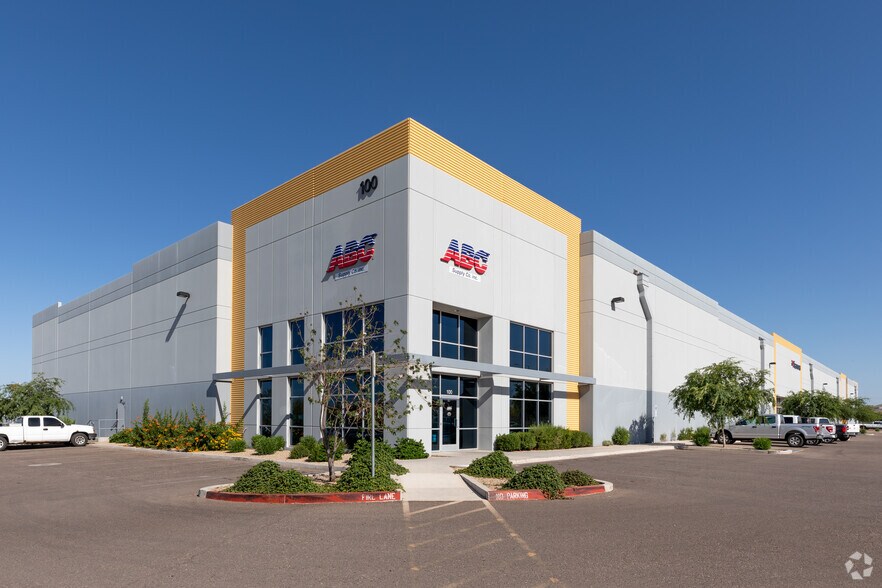 100 W Pinnacle Peak Rd, Phoenix, AZ à louer - Photo principale - Image 1 de 4