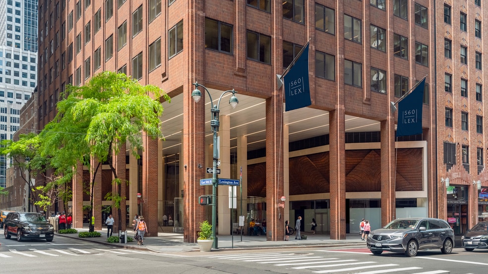560 Lexington Ave, New York, NY for lease - Building Photo - Image 2 of 16
