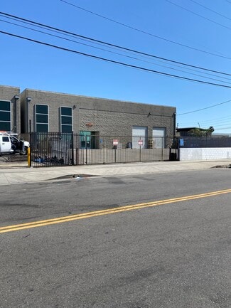 Plus de détails pour 7324 Bellaire Ave, North Hollywood, CA - Industriel à louer