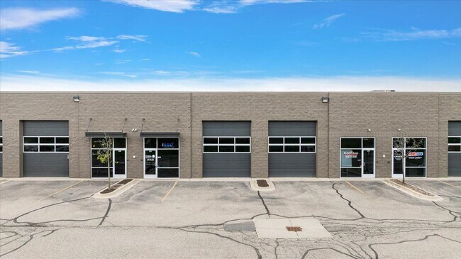 Plus de détails pour 28525 Beck Rd, Wixom, MI - Industriel à vendre