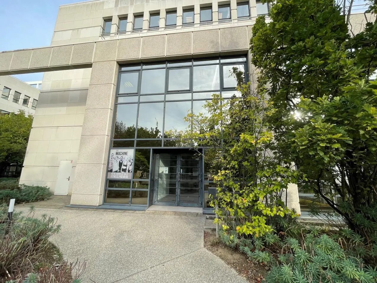Bureau dans Guyancourt à louer Photo du bâtiment- Image 1 de 4