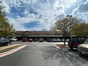 1520-1530 Sun City Blvd, Georgetown, TX for lease Building Photo- Image 2 of 5