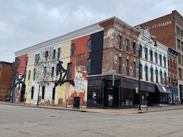 101-123 Main St, Dubuque, IA for sale Primary Photo- Image 1 of 13