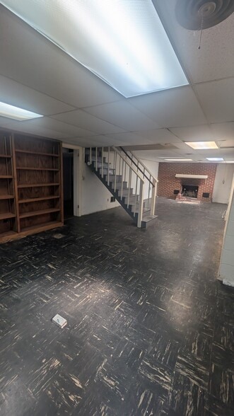 9207 Old Georgetown Rd, Bethesda, MD for sale - Building Photo - Image 3 of 9