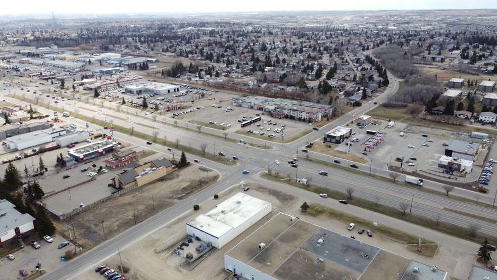 7171 50 Av, Red Deer, AB for lease - Building Photo - Image 3 of 7
