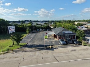 2326 W Main St, Grand Prairie, TX à louer Aérien- Image 2 de 11