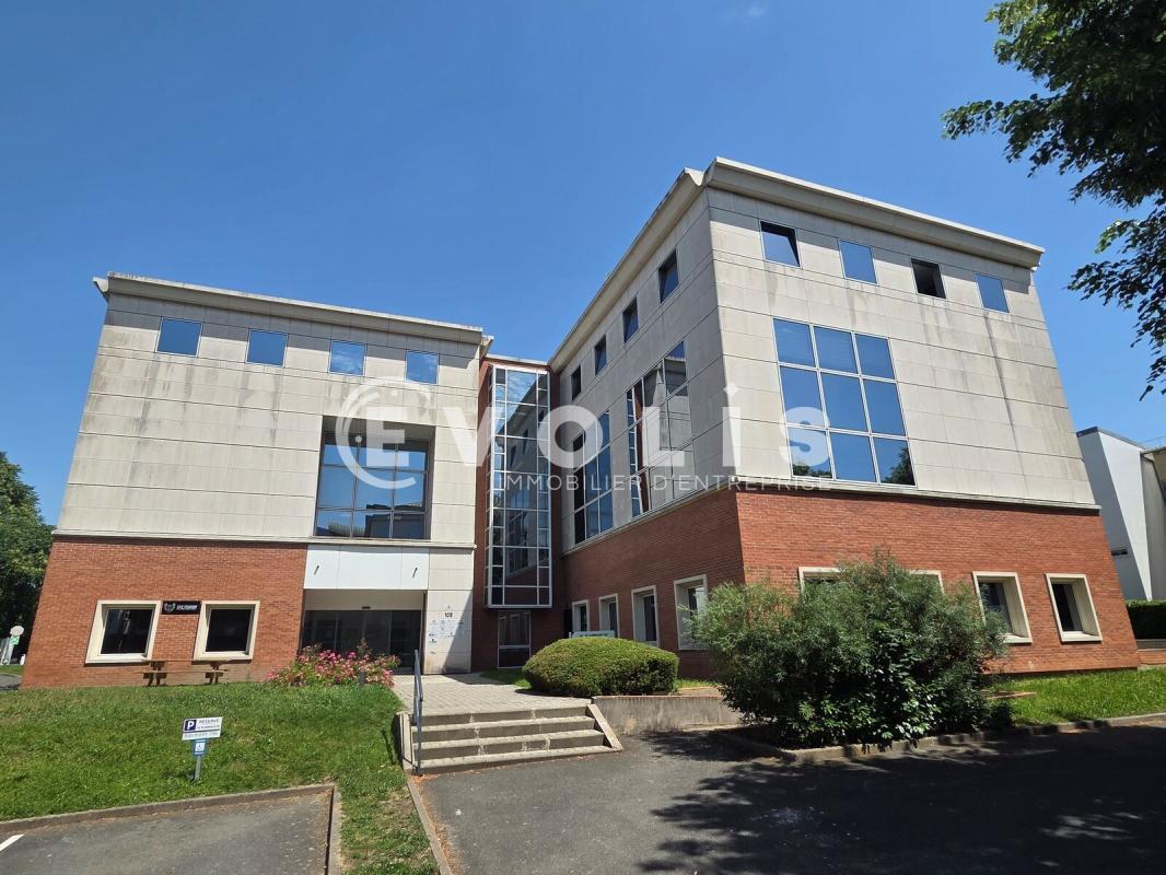 Office in Chevilly-Larue for lease Building Photo- Image 1 of 13