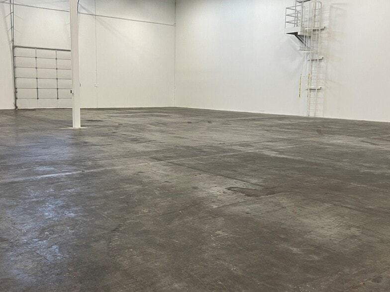 3808 N Sullivan Rd, Spokane Valley, WA for lease - Interior Photo - Image 3 of 3