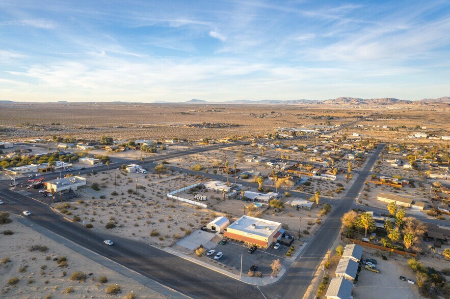 73782 Two Mile Rd, Twentynine Palms, CA à vendre - Photo du bâtiment - Image 1 de 56